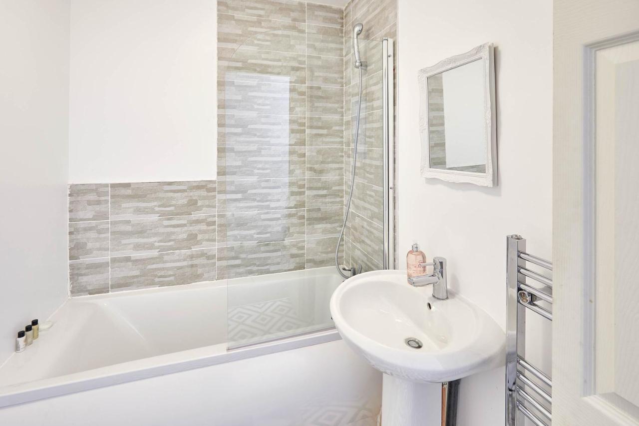 רדקאר Host & Stay - Clarendon Apartments מראה חיצוני תמונה
